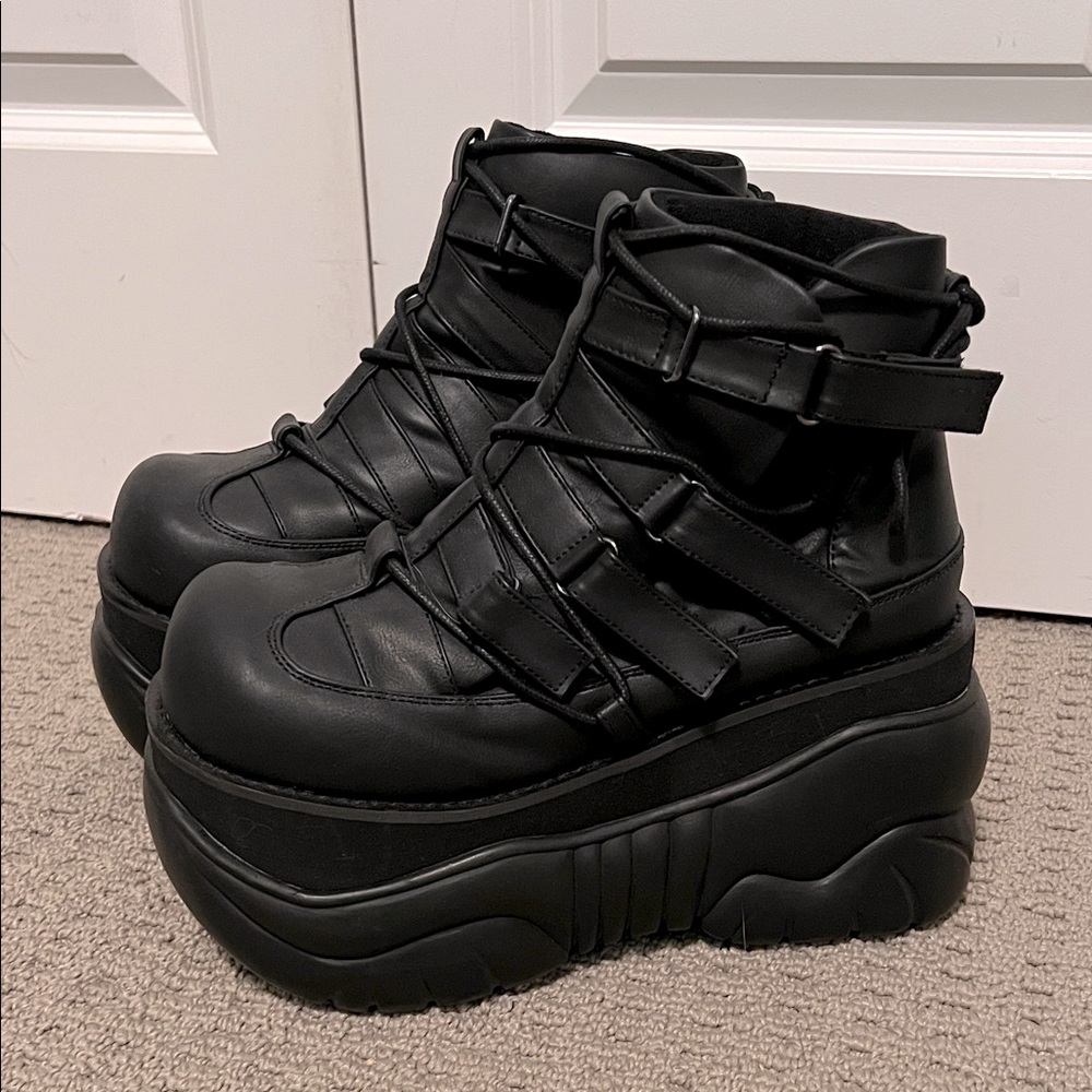 Demonia Boxer-13 platform stompers